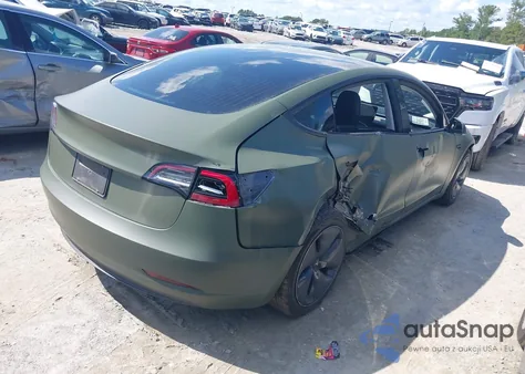 2020 Tesla Model 3 Standard Range Plus Rear-Wheel Drive/Standard Range Rear-Wheel Drive z USA, uszkodzony, nr VIN 5YJ3E1EA3LF784895